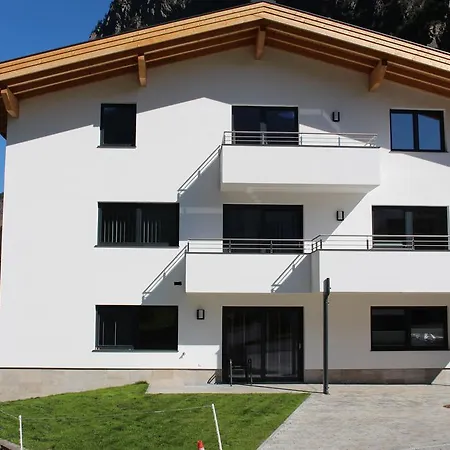 Apartamento Alps 3000-2 *
